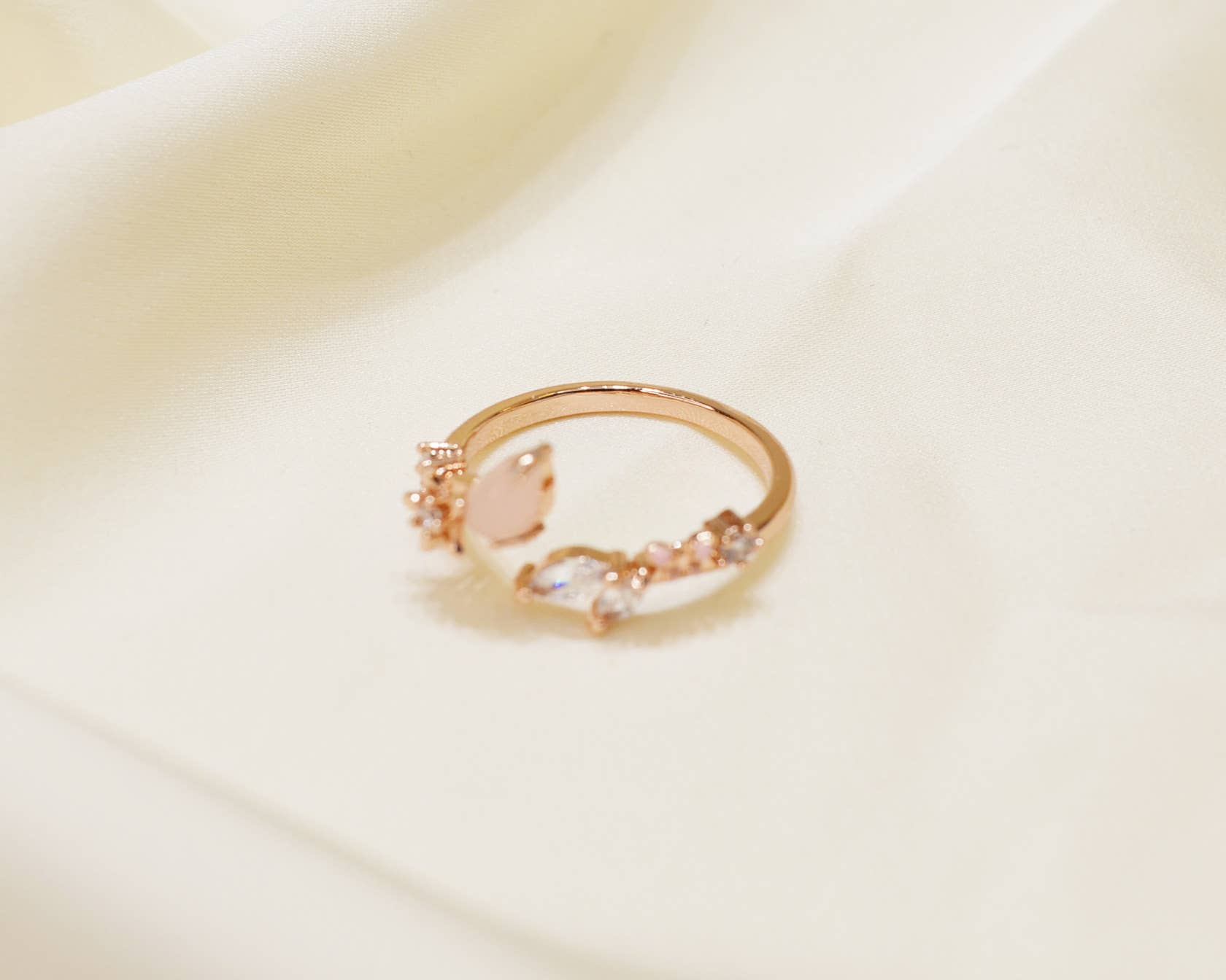 Flower pink stone ring